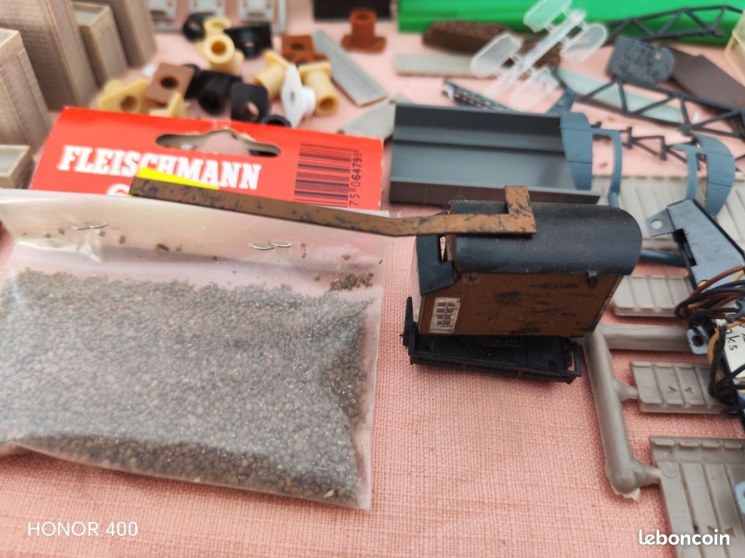 Gros Lots de pièces détachées pour train miniature ho marque flecheman jouef et autres marques (image 9)