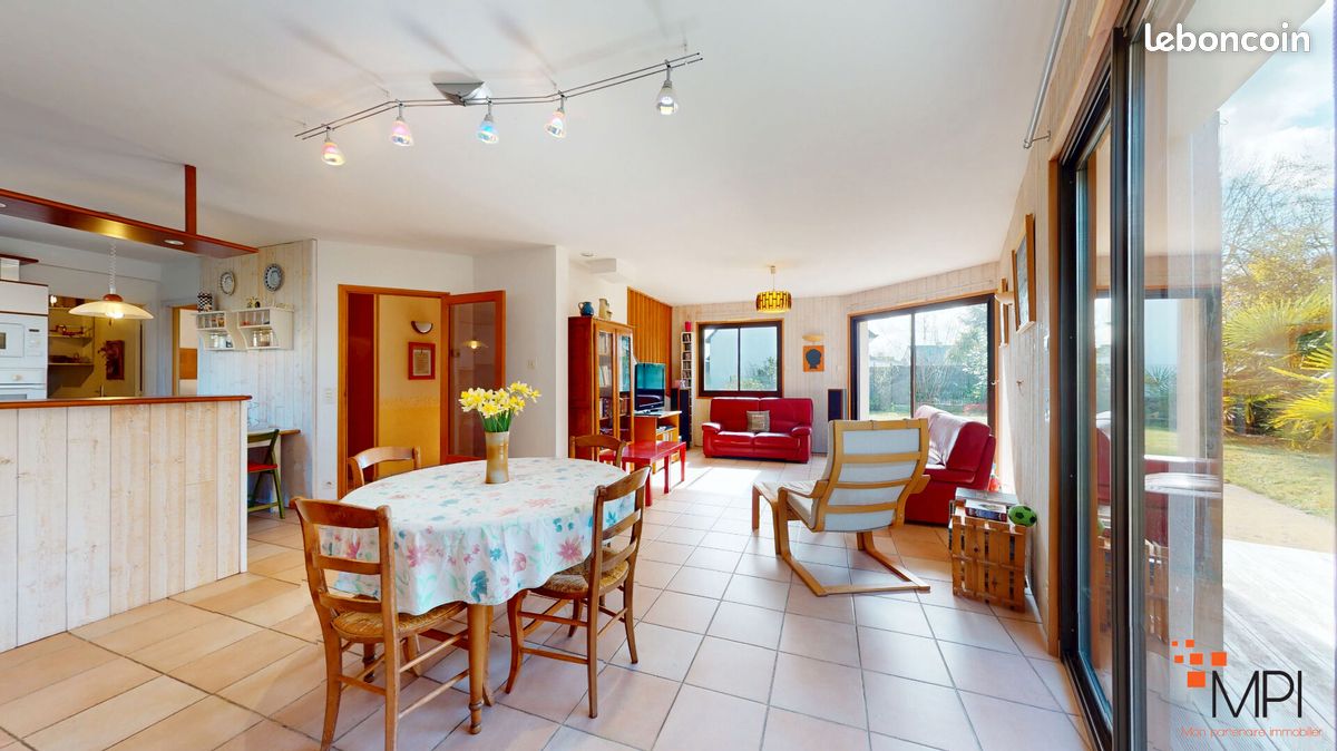 Maison 6 pièces 133 m² · à Vezin-le-Coquet · 133 m² · 387 000 €