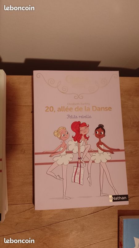 4 Livres de la série "20 allée de la danse" + Célestine "petit Rat de l'Opéra" Tome 1 (image 3)