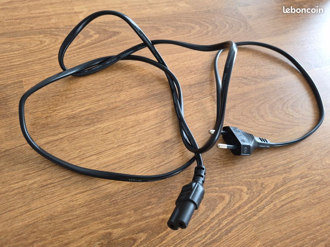Câble d'alimentation électrique de type "figure 8" (C7), idéal pour alimenter lecteurs DVD/Blu-ray, consoles de jeux vidéo et petits appareils électroniques (image 6)