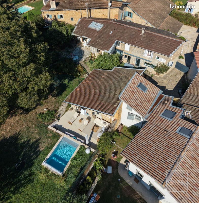 Maison 9 pièces 270 m² · à Saint-Didier-au-Mont-d'Or · 270 m² · 1 180 000 €