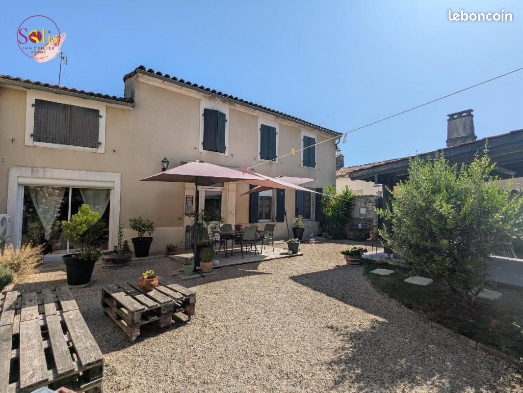 Maison 5 pièces 170 m² · à Salignac-sur-Charente · 170 m² · 234 300 €