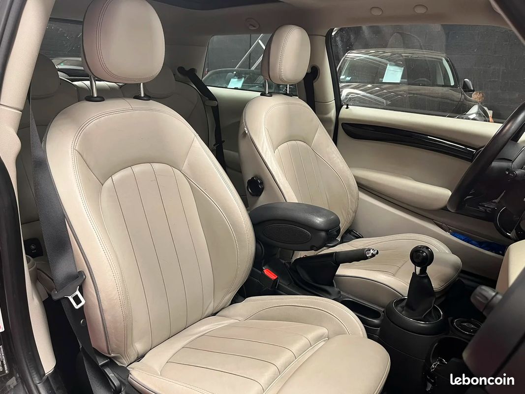 Mini MINI III Cooper D 1.5 116ch Pack Chili / Toit ouvrant / Sono Harman Kardon (image 15)
