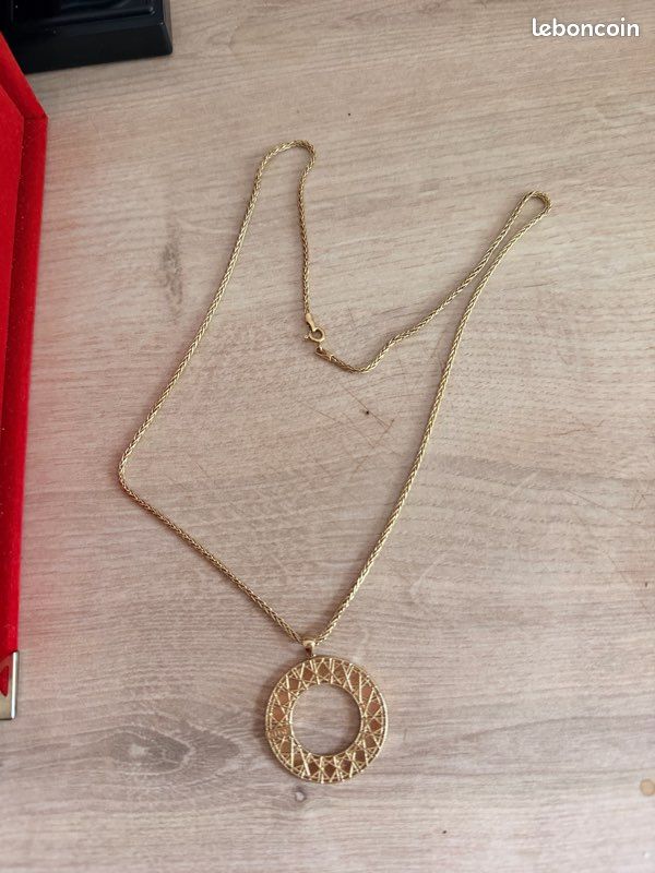 Collier en or 18 carats avec pendentif (image 4)
