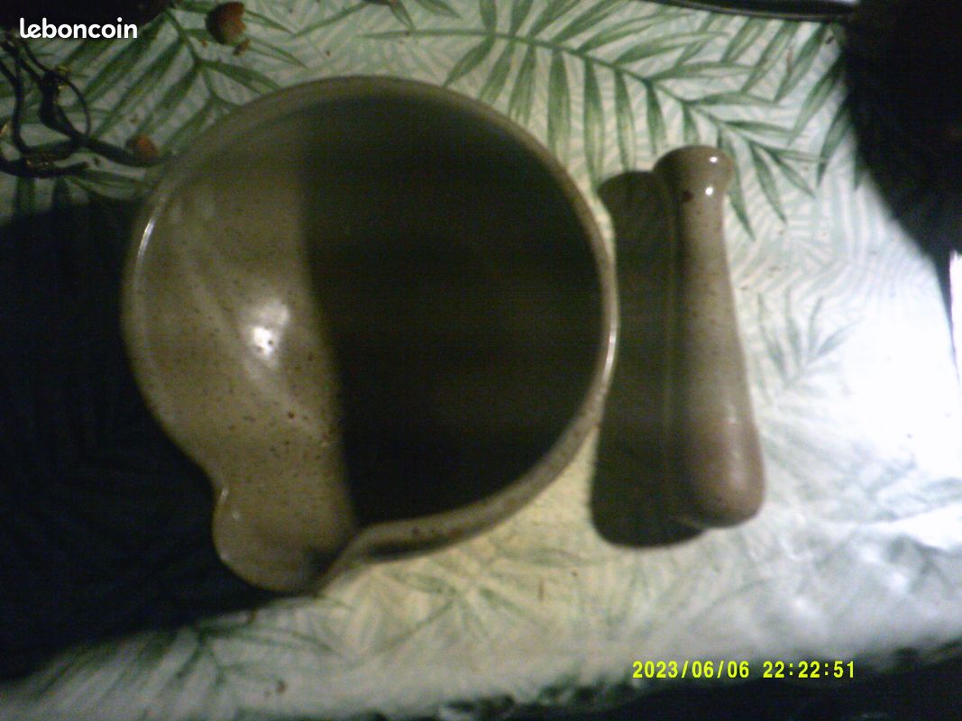 Mortier en gres avec son pilon (image 2)