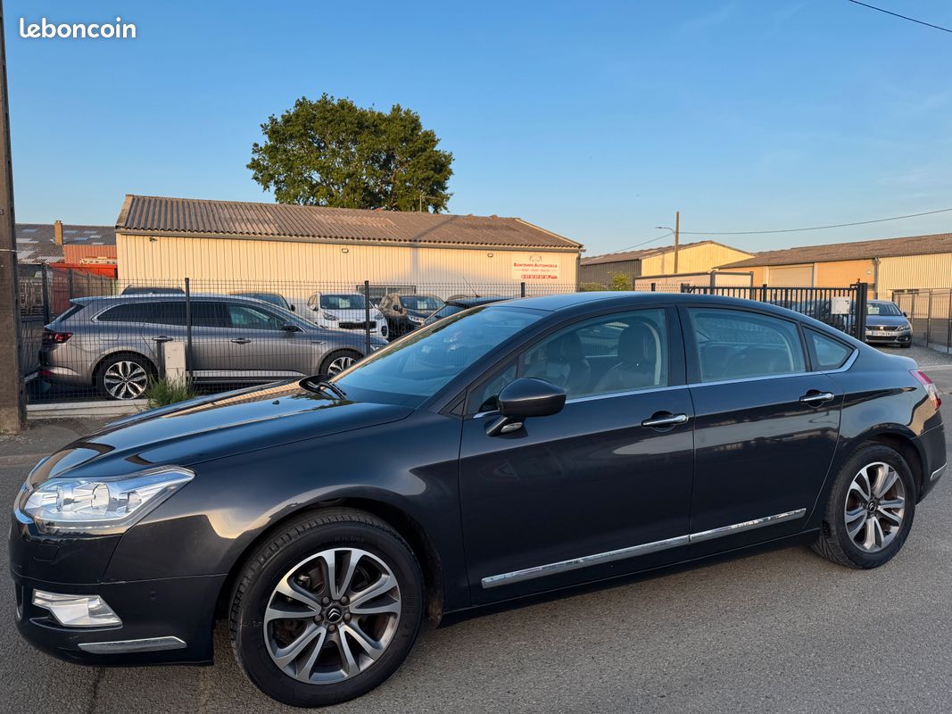 Citroen C5 Phase II 2.0L BLUE HDI 150CV PACK MILLENIUM 136 000KM JA17/S&S/LED/GPS/SEMI-CUIR/RADAR/REGUL/ATTELAGE 07.2016 (image 1)