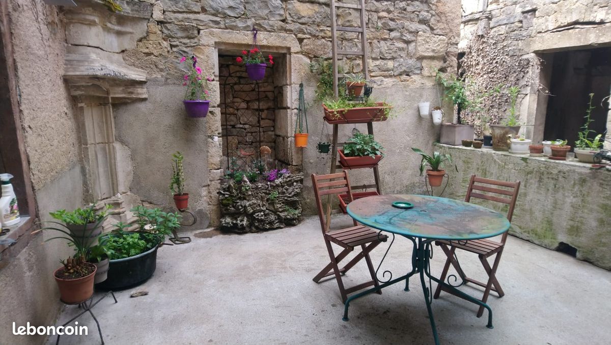 Maison 9 pièces 180 m² · à Caylus · 180 m² · 58 000 €