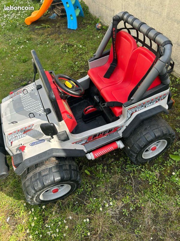 Lot de deux Quads et un 4x4 Peg Perego (image 3)