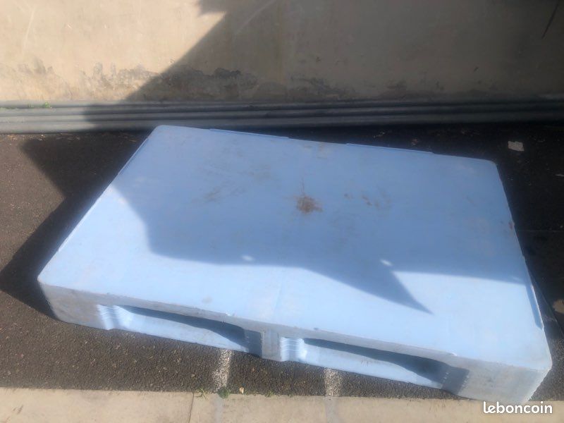 Palette plastique lourde (image 1)