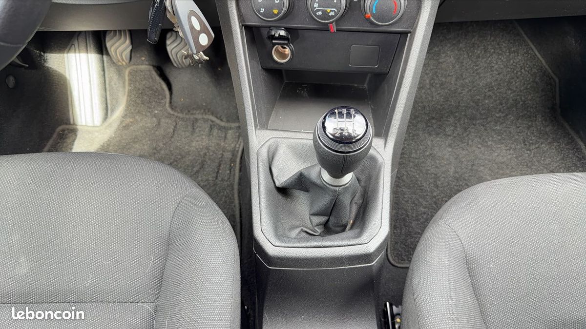 Dacia Sandero 1.0 SCe 65 Essentiel (image 28)