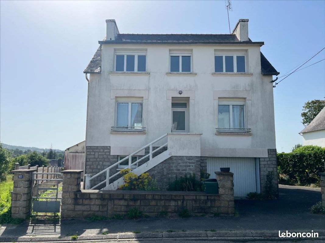 Maison 6 pièces 110 m² · à Callac · 110 m² · 136 500 €