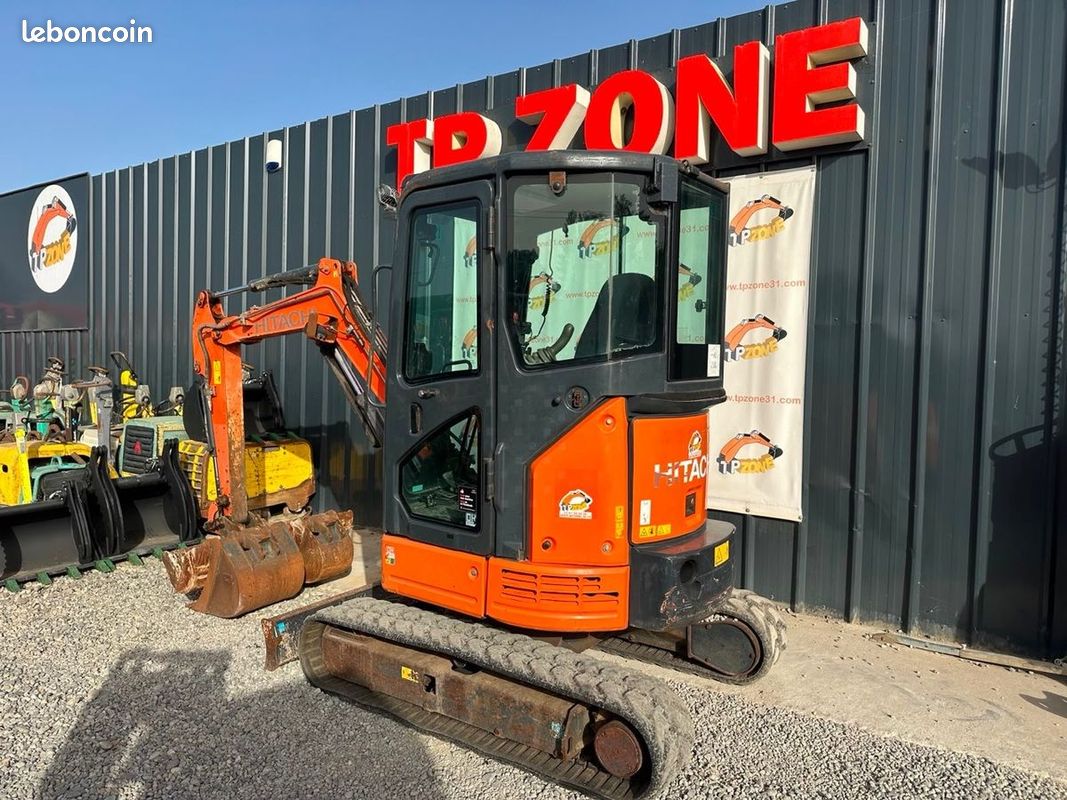 Hitachi ZX26U-5A CR Cabine à 22 900  HT (image 14)