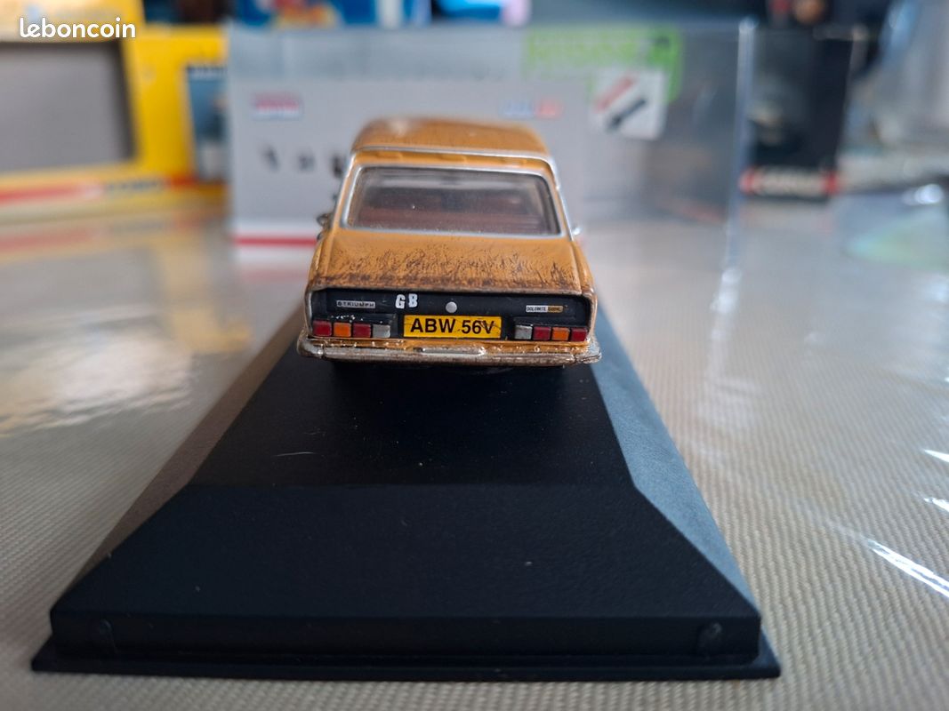 Vanguards 1/43 - Triumph Dolomite 1500HL 1975 (VA05311) - Jaune Sandglow, Neuf