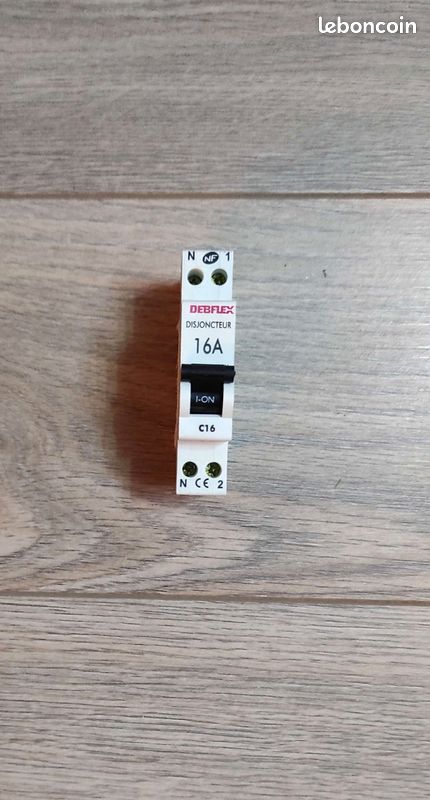 Lot De 2 Disjoncteurs DEBFLEX 16A – Neufs, Pour Tableau électrique Standard