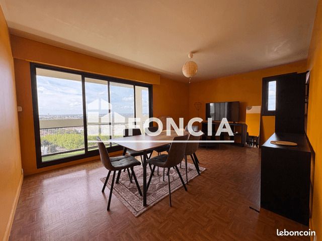 Appartement 5 pièces 104 m² · à Poitiers · 104 m² · 995 €/mois