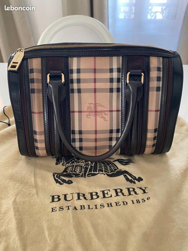Très belle parure burberry sac et portefeuille Accessoires