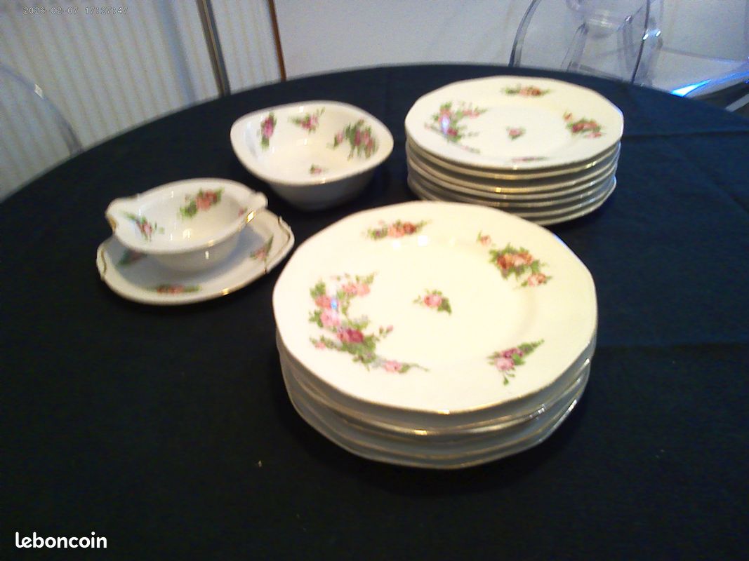 Service De Table Haviland En Porcelaine - 12 Assiettes + Légumier - Occasion