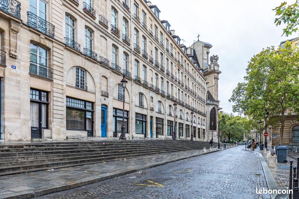 Cave 28 m² Paris 4eme Arrondissement · 28 m² · 31 500 €