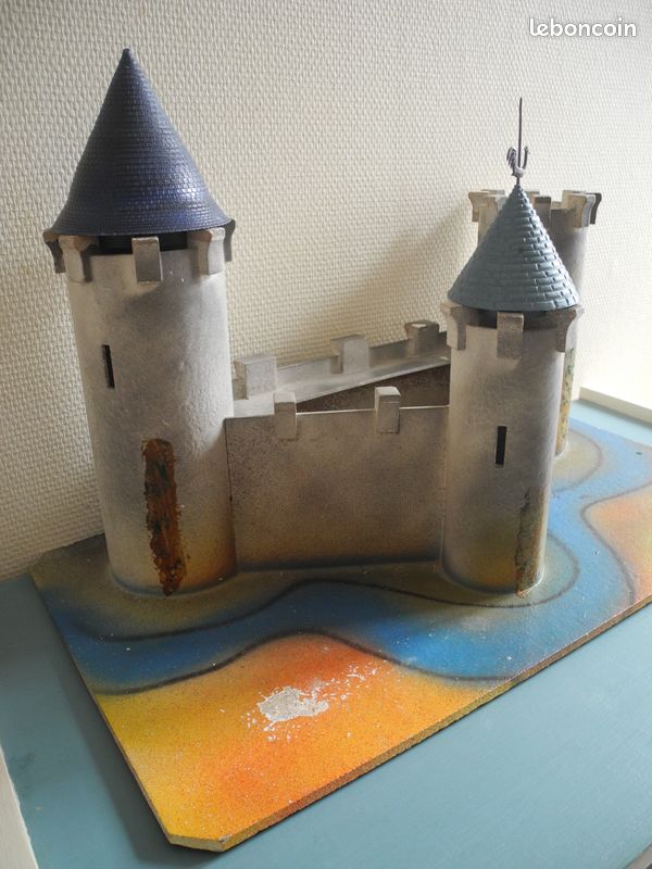 ANCIEN CHÂTEAU FORT en bois + village, Jouet Liégeois belge, tour