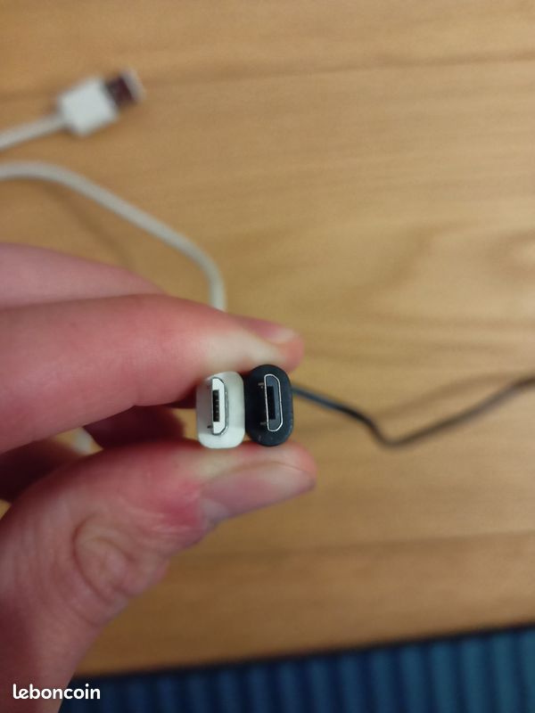 Câbles micro USB en bon état, en 2 petits exemplaires (image 3)