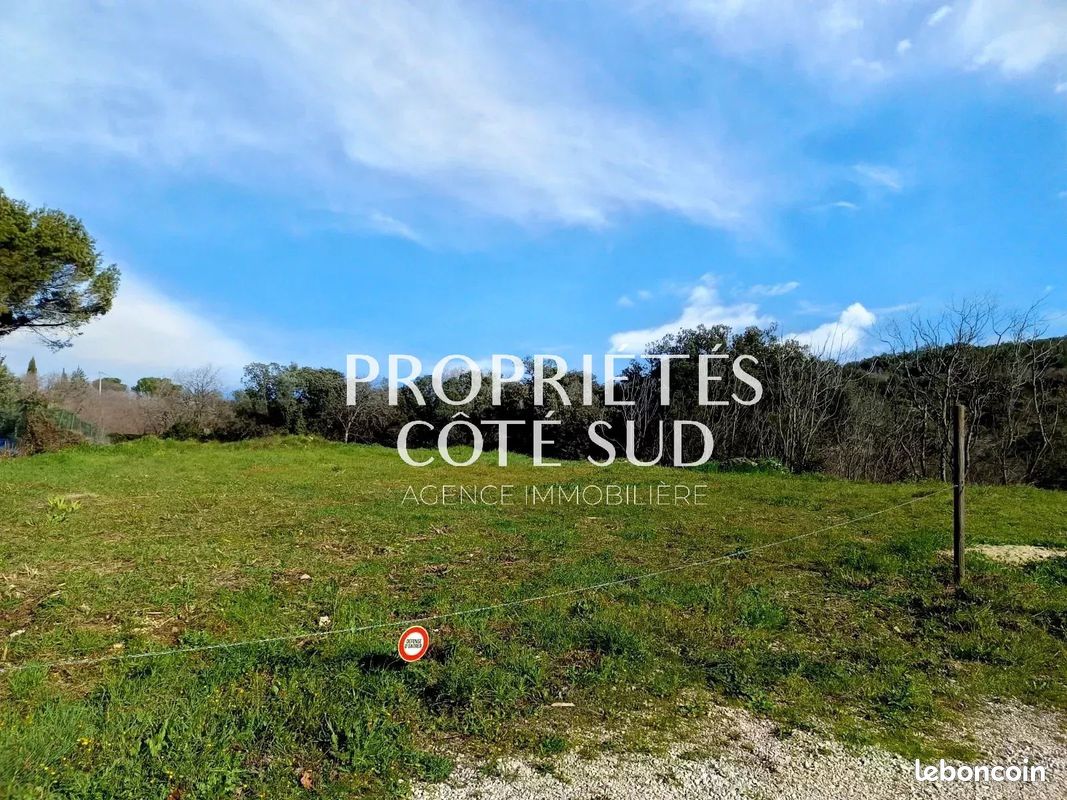 Terrain Tavel · 210 000 €