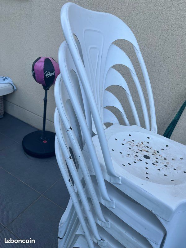 Chaises métalliques blanches (image 2)