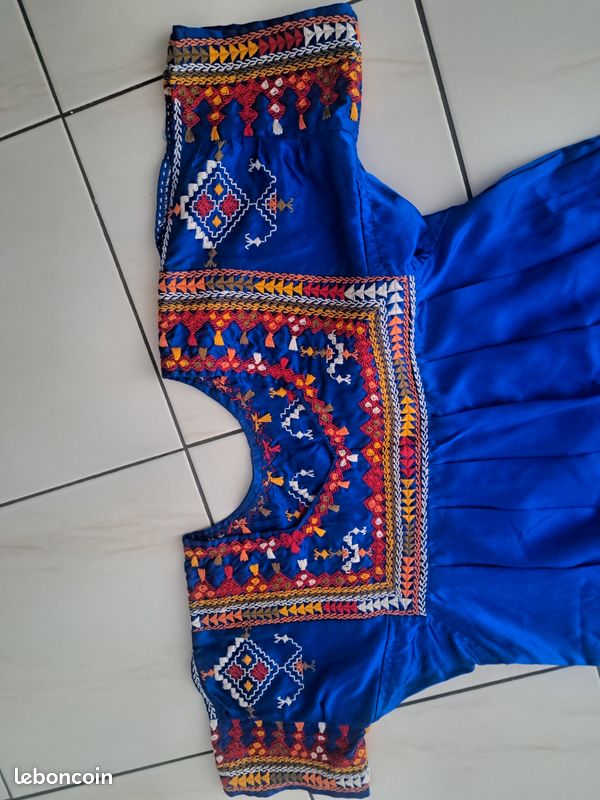 Robe kabyle broderie à la main (image 3)