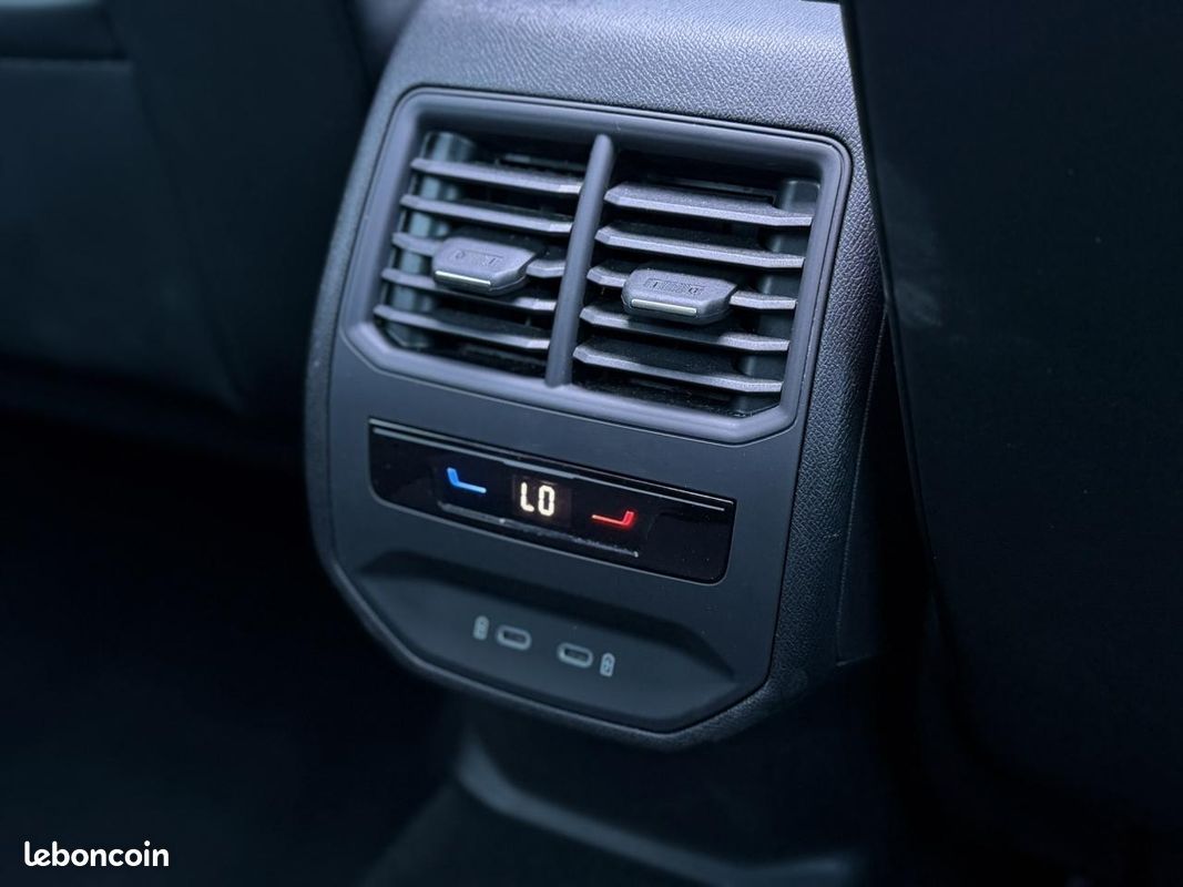 CUPRA FORMENTOR NV 1.5 e-TSI 150 DSG7 avec Hayon élec et Toit ouvrant (image 29)