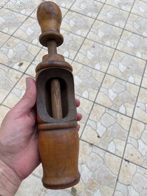 Bouchonneuse - embouchonneuse vintage en bois (image 4)