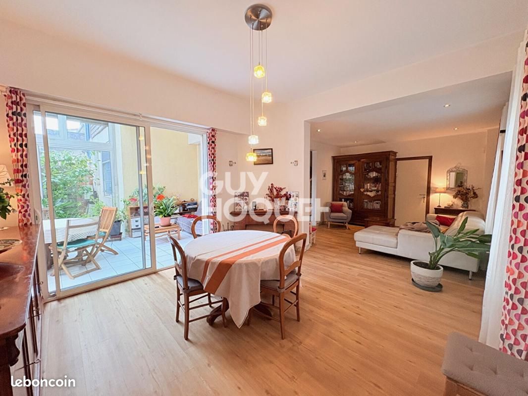 Maison 10 pièces 232 m² · à Bègles · 232 m² · 762 500 €