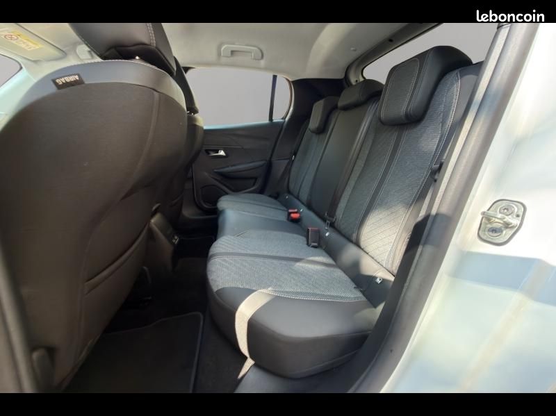 Peugeot 208 1.2 Hybrid 110ch Allure e-DCS6 (image 11)