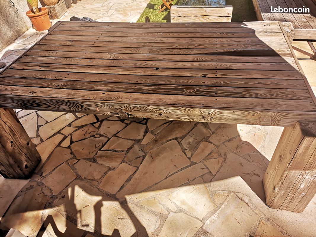 Table en bois (image 2)
