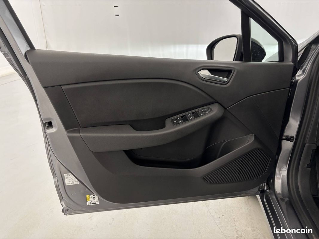 RENAULT Clio E-Tech full hybrid 145 ch GSR2 Evolution (image 11)