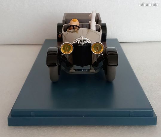 SPLENDIDE VOITURE NEUVE TINTIN 1/24° EN BOITE + FASCICULE N°66 - A COLLECTIONNER