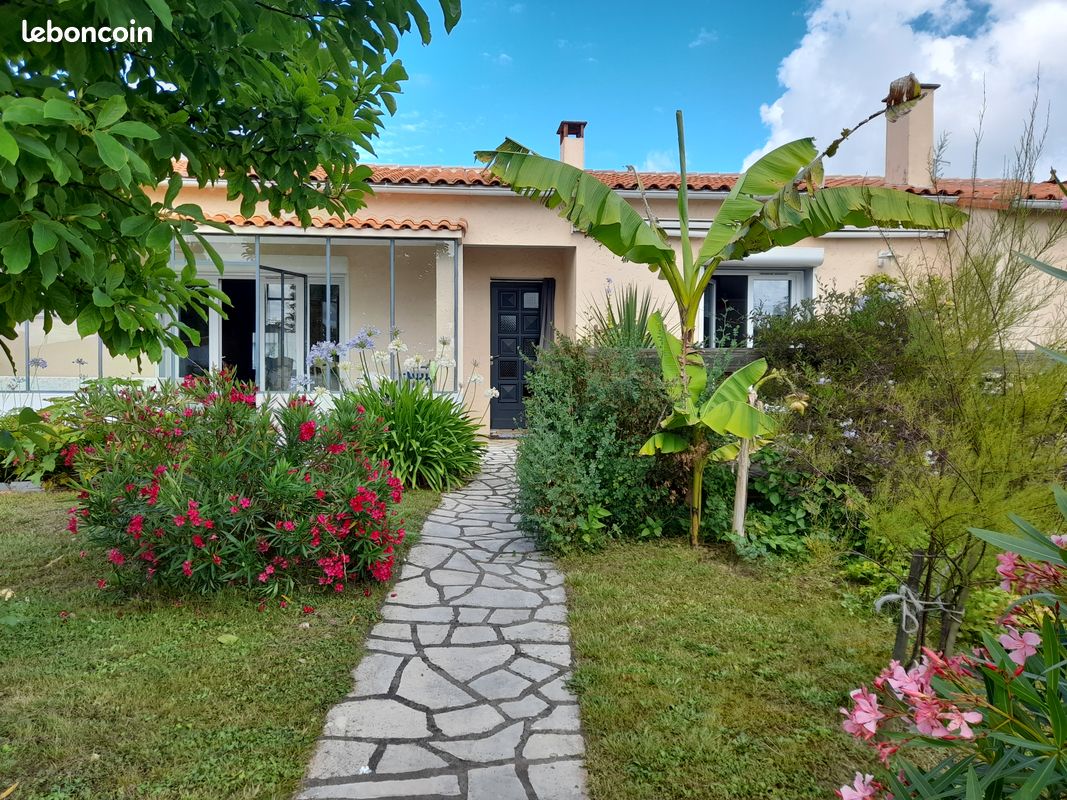 Maison 3 pièces 89 m² · à Saintes · 89 m² · 298 000 €