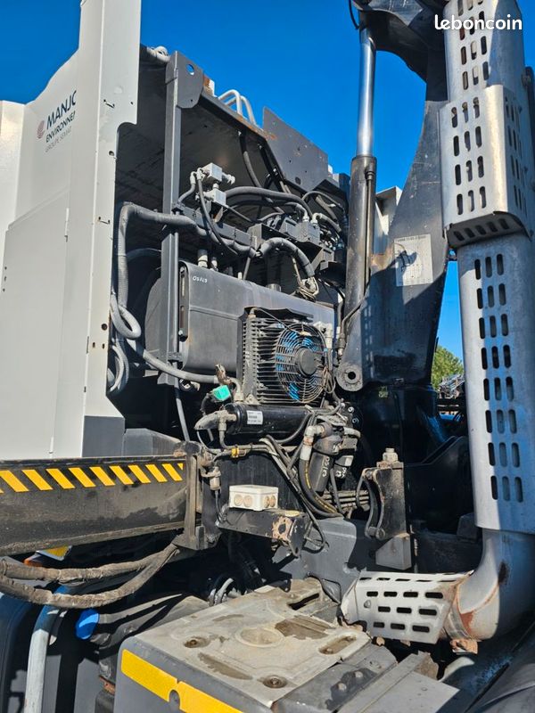Renault Renault Lander 6x4 / 127600km / grue HIAB (image 18)