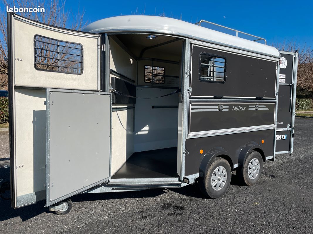 Van chevaux places Fautras Victorius Accessoires animaux