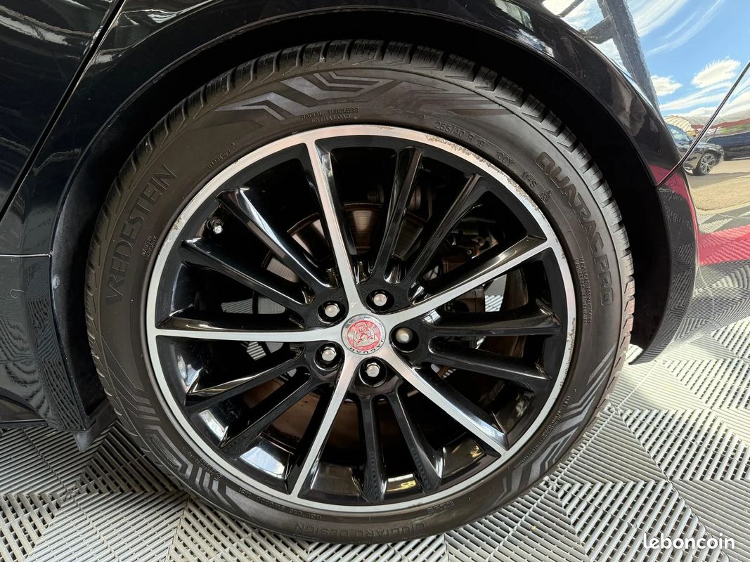 Jaguar xe r-sport 2.0 180 bva (image 14)