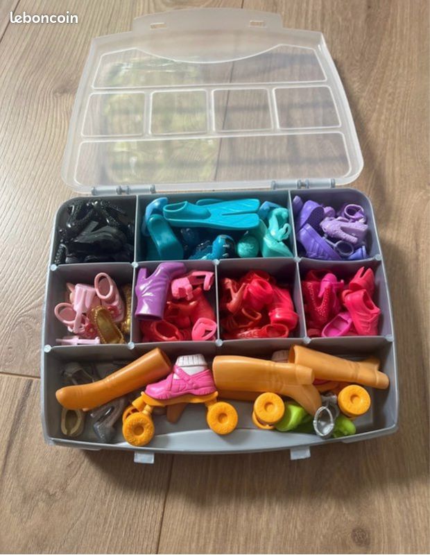 Lot de paires de chaussures Barbie (image 1)