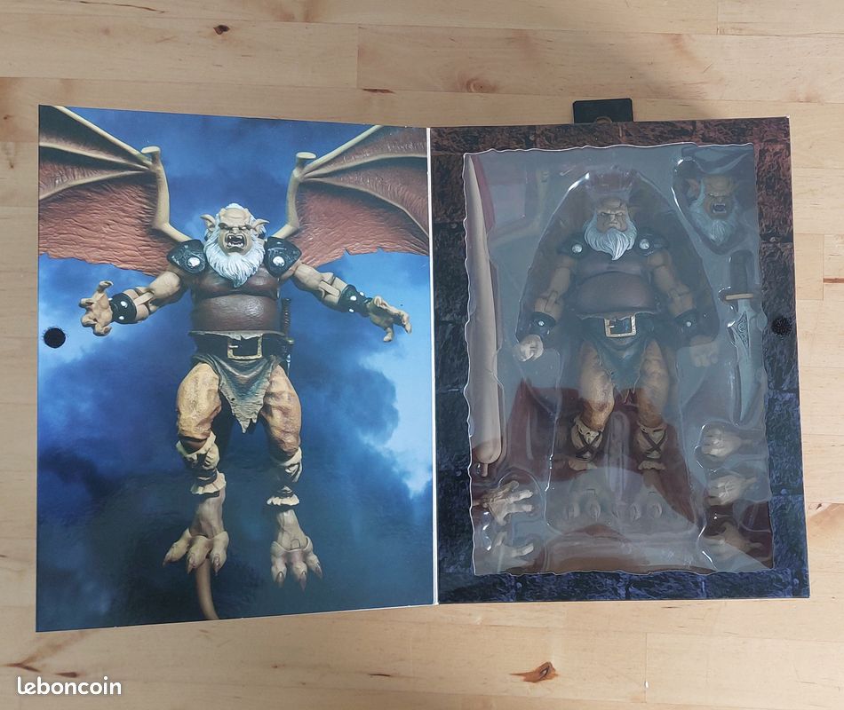 NECA Disney's Gargoyles Ultimate Hudson Action Figure