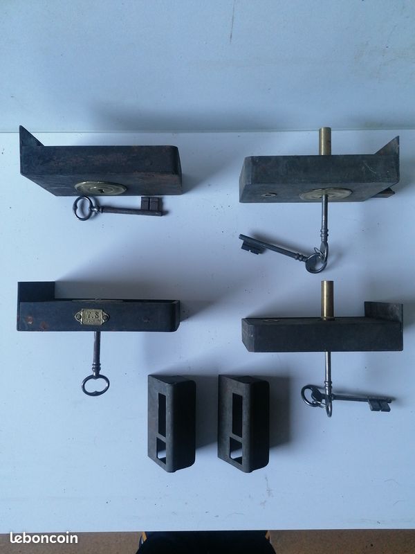 Serrure ancienne avec clés (image 2)