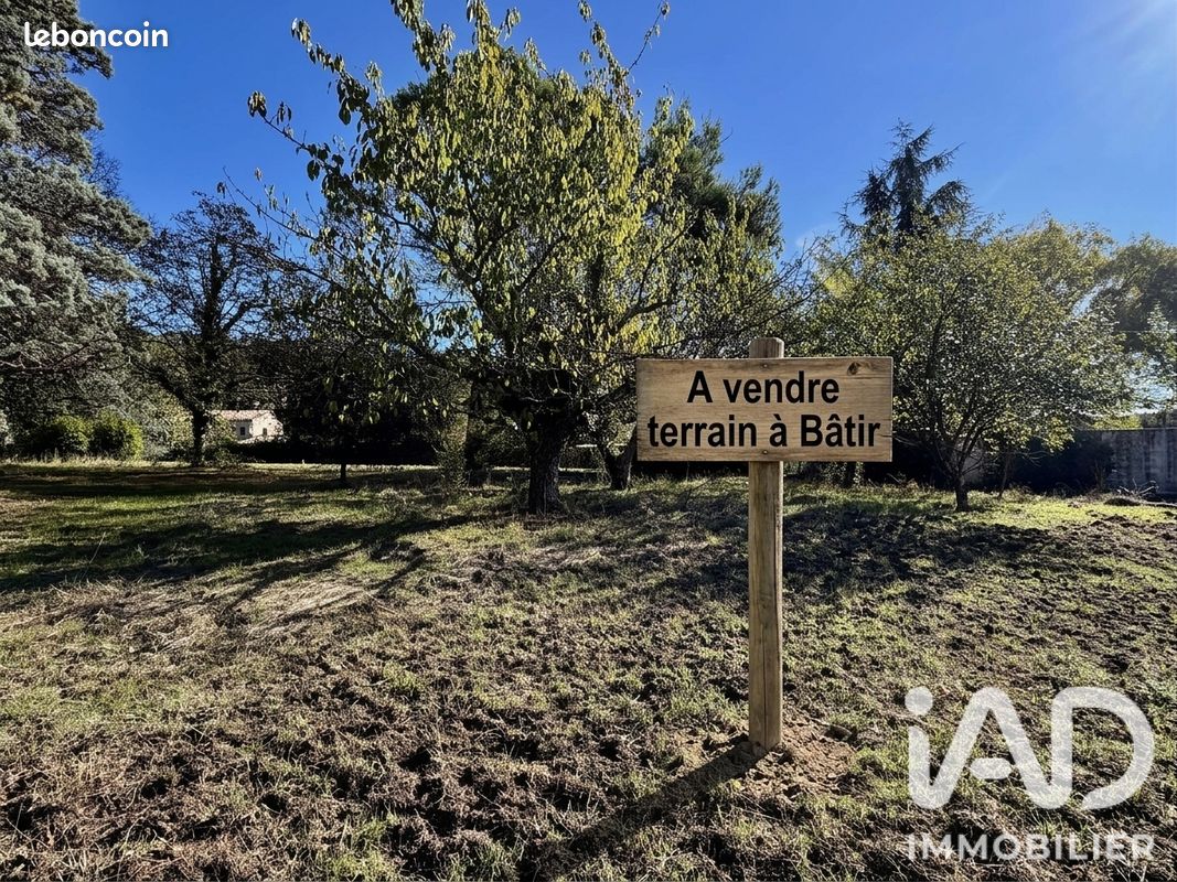 Terrain 1249 m² · à Laval-Pradel · 1 249 m² · 65 000 €
