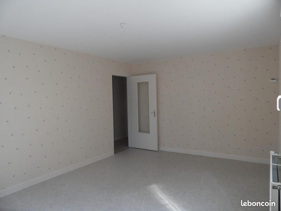 Appartement 4 pièces 75 m² · à Murat · 75 m² · 599 €
