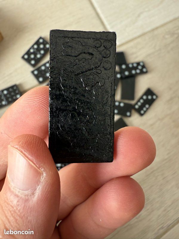 Dominos (image 3)