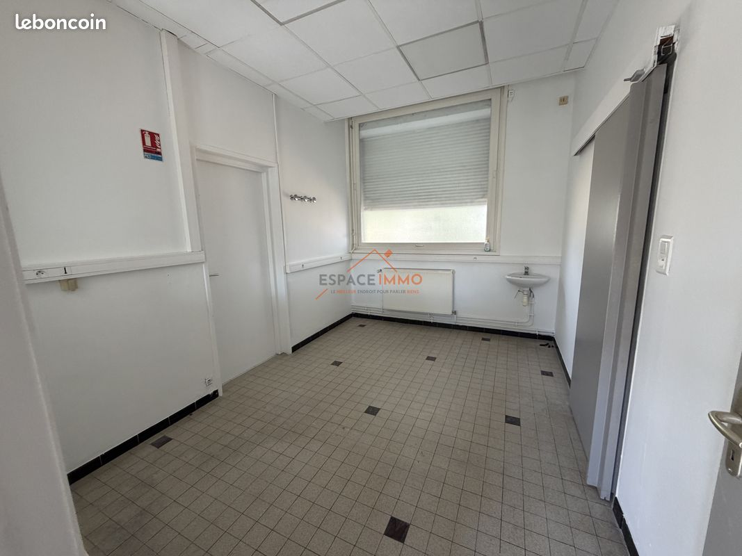 Bureaux 11 m² Wallers (image 1)