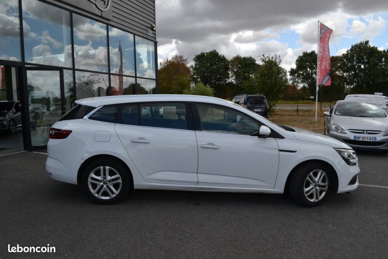 Renault MEGANE IV ESTATE 1.5 DCI 110CH ENERGY BUSINESS EDC (image 3)