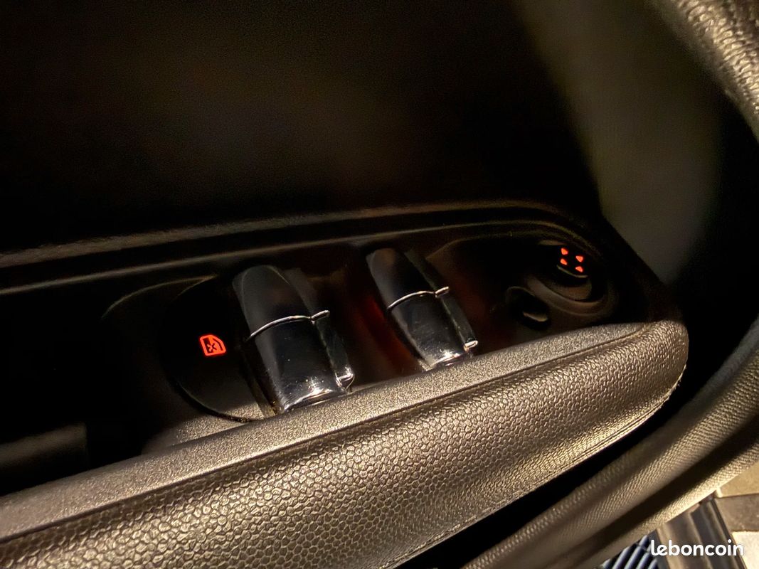 Mini COUNTRYMAN Cooper D (image 28)