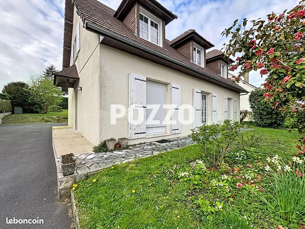 Maison 7 pièces 134 m² · à Coutances · 134 m² · 235 000 €