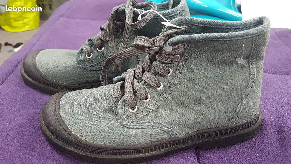 Chaussures hautes en toile p.35 NEUVES (image 1)