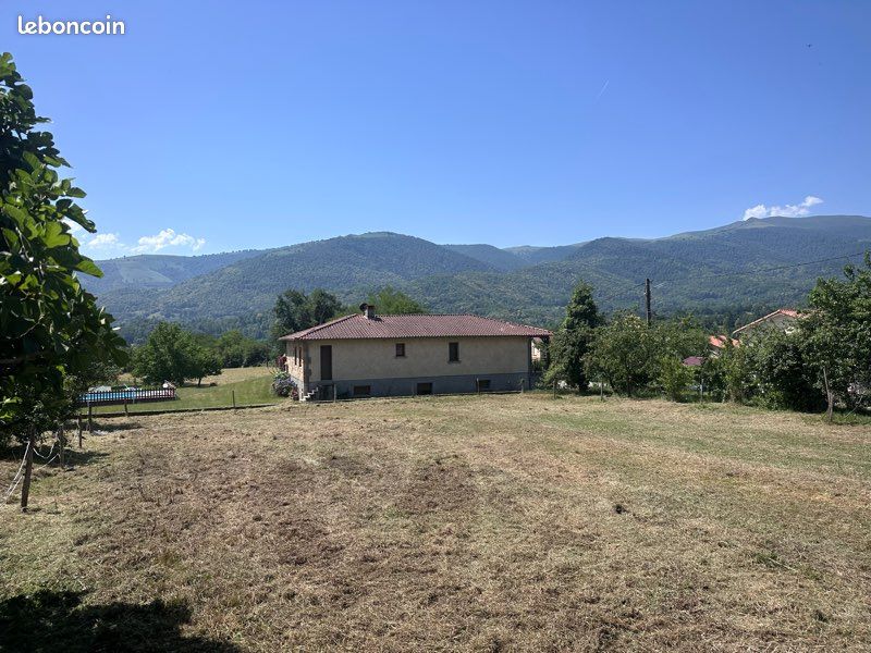 Terrain Constructible Plat · à Bénac · 65 000 €